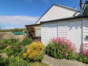 Exterior detail - Farm Cottage (Cemaes Bay)