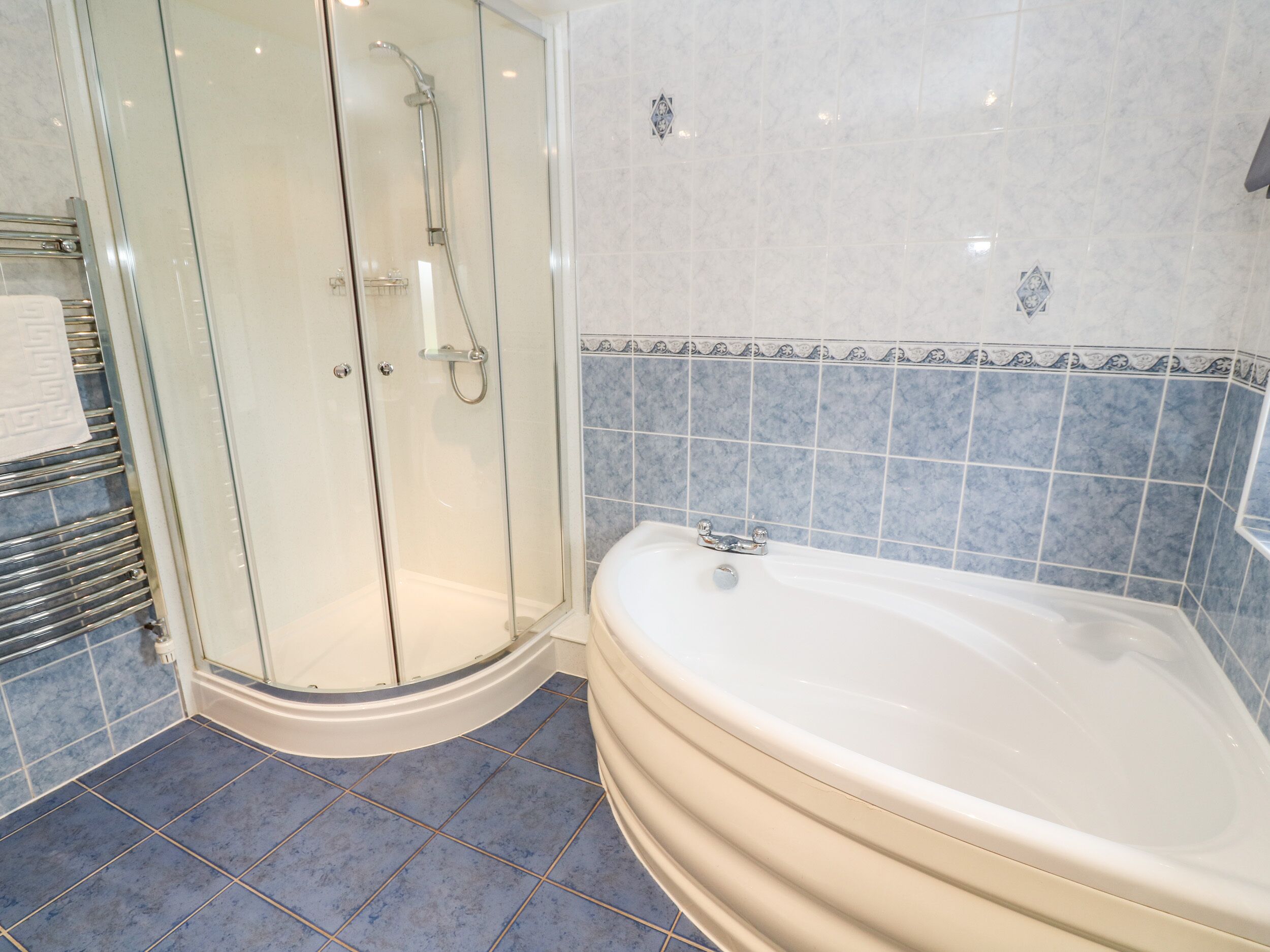 Cottage | Bathroom | Shower