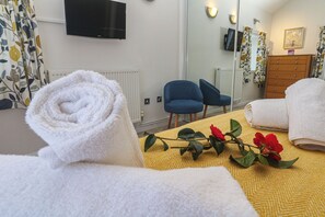 Cottage | 2 bedrooms, individually decorated, individually furnished, free WiFi - Meadowside (Penzance)