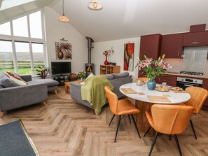 Cottage | Dining - Meadowside (Penzance)