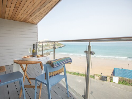 Onshore 6 - Newquay Towan Beach View