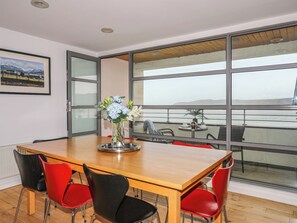 Cottage | Tempat makan