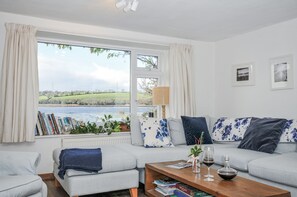 Living area - Clamoak Cottage (Yelverton)