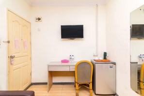 Family Room | 1 bedroom, free WiFi, bed sheets
