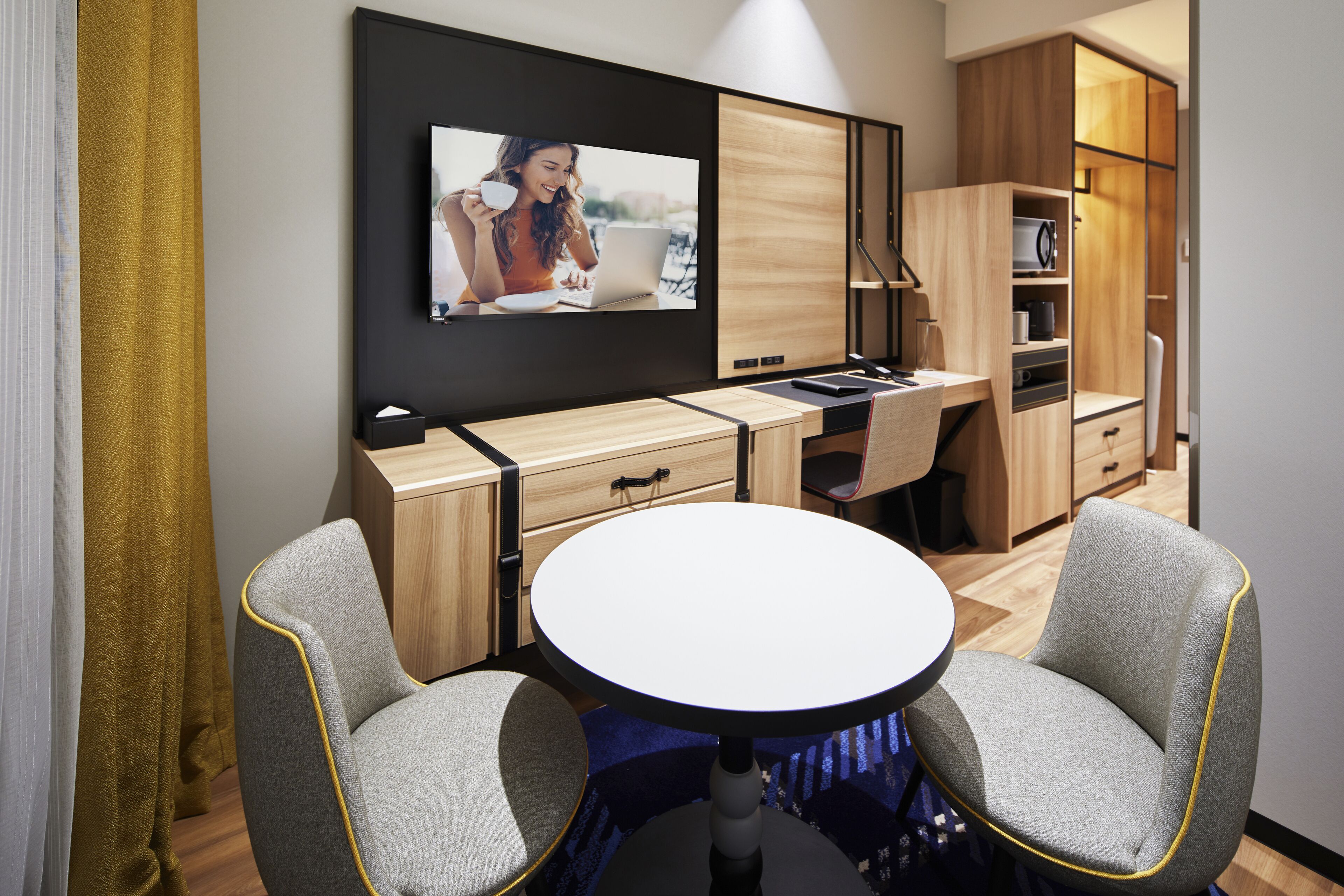 studio (double) | living area | led tv