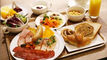 Daily full breakfast (JPY 2310 per person)