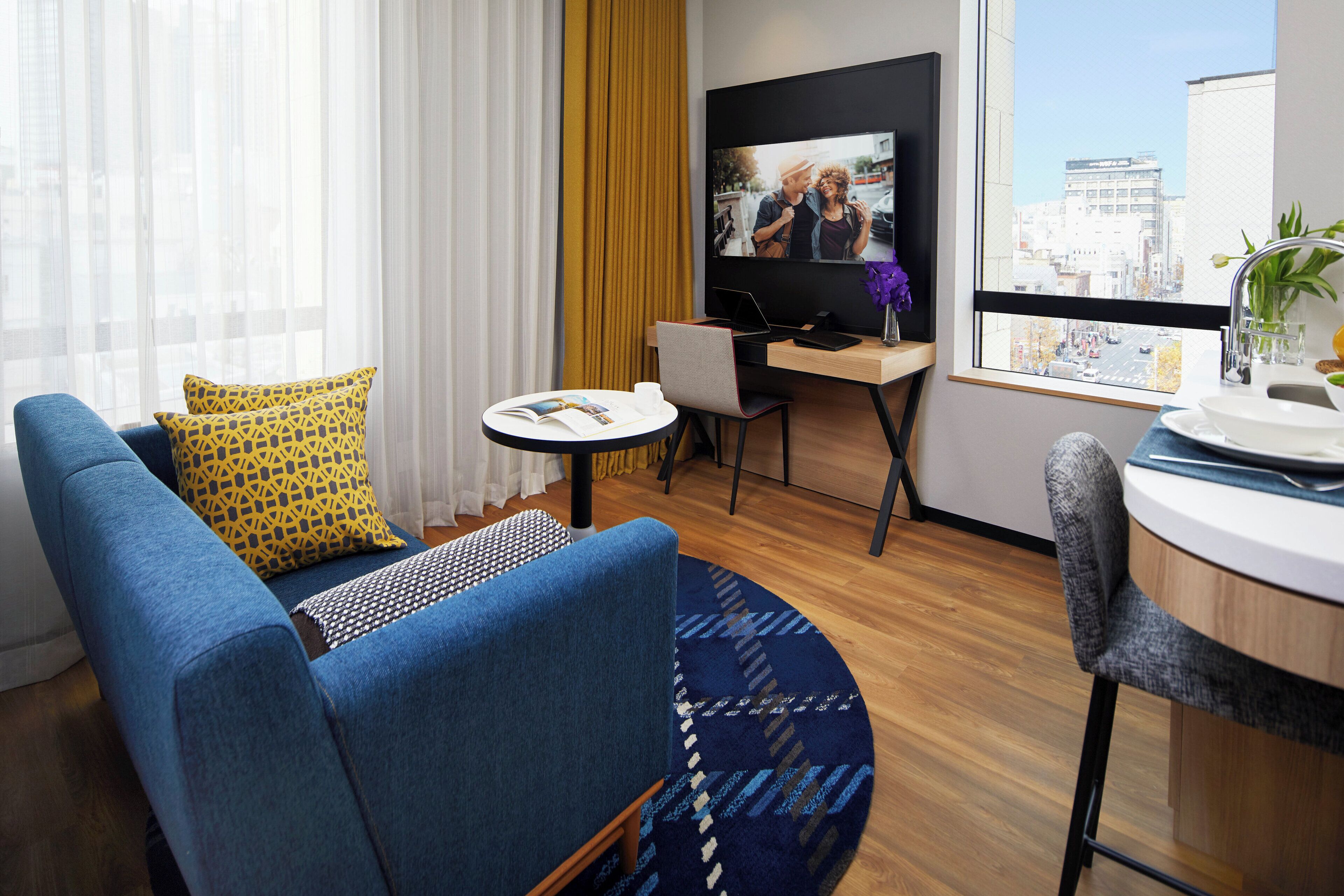 room, 1 bedroom | 1 bedroom, in-room safe, desk, laptop workspace