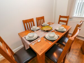 Cottage | Dining - Ty Cerrig (Ammanford)