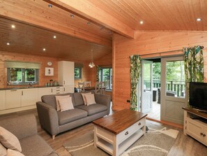 Cottage | Woonruimte | Televisie