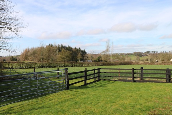 Cottage | Property grounds