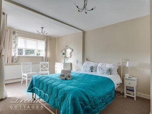 Cottage | 3 bedrooms, individually decorated, individually furnished, free WiFi - Redcliff View Lodge (Weymouth)