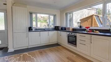 Cottage | Interior