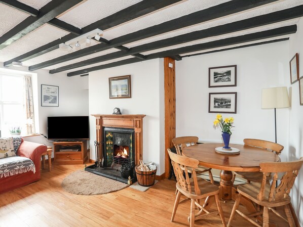 Cottage | Interior