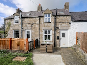 Cottage | Front of property