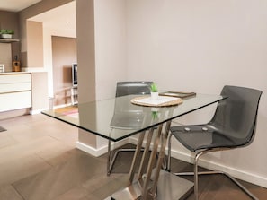 Cottage | Dining