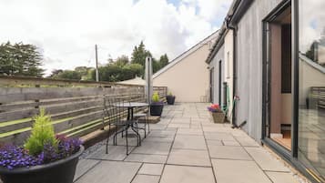 Cottage | Property grounds