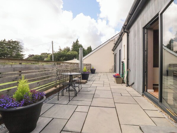 Cottage | Property grounds