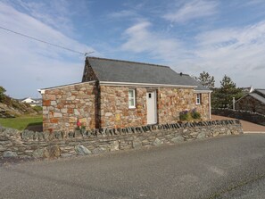 Exterior - Tyn Towyn - Bwthyn Carreg (Holyhead)