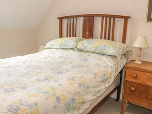 Cottage | 3 bedrooms, individually decorated, individually furnished, free WiFi - The Cottage, Polwarth Crofts (Duns)