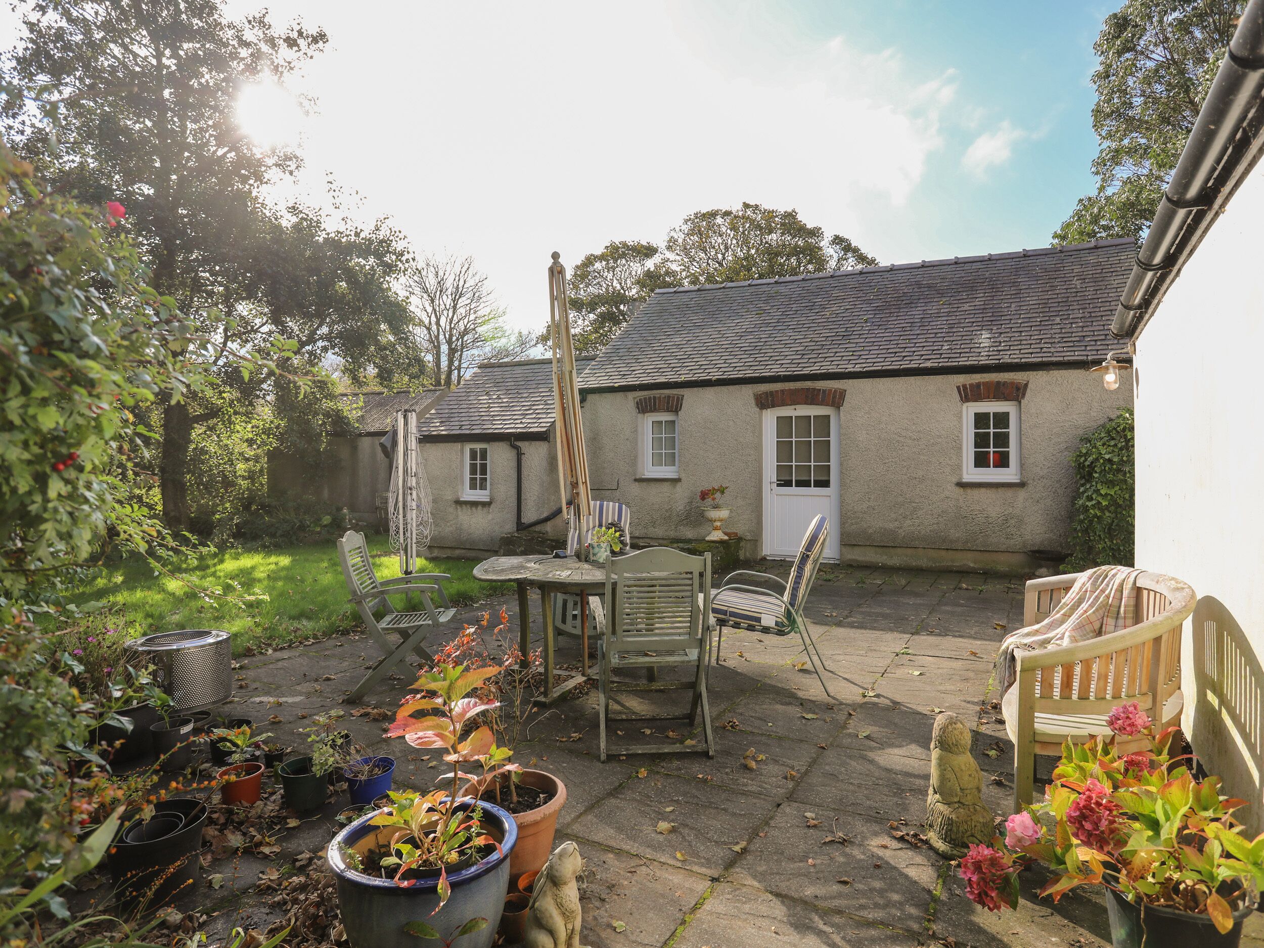 Cottage | Outdoor dining