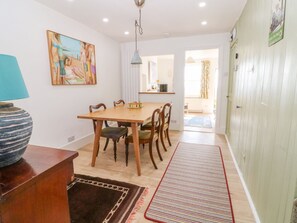 Cottage | Dining