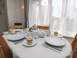 Cottage | Dining