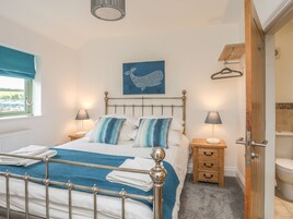 3 habitaciones, decoración personalizada y muebles diferentes 