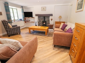 Cottage | Living area | TV