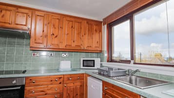 Cottage | Dapur pribadi | Microwave, kompor, mesin pencuci piring, dan ketel listrik