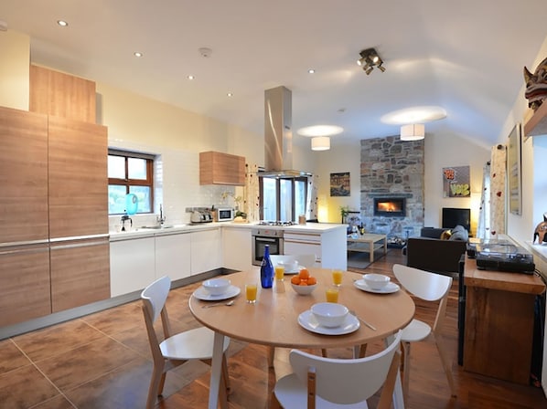 Cottage | Interior - Clynnog Cottage (Llanfairpwllgwyngyll)