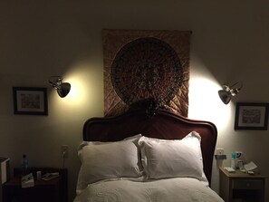 3 habitaciones, tabla de planchar con plancha, wifi y ropa de cama 