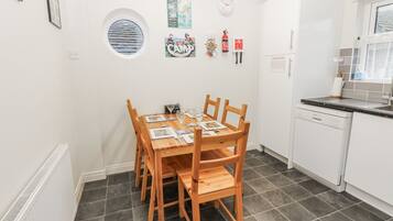 Cottage | Dining