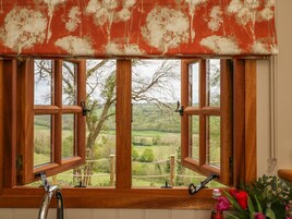 Cottage | 1 bedroom, individually decorated, individually furnished, free WiFi