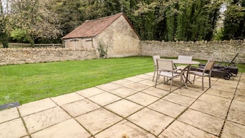 Cottage | Interior