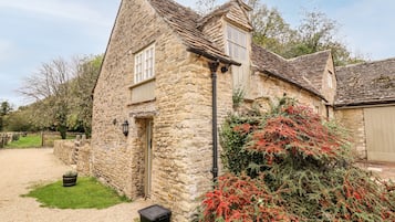 Cottage | Interior