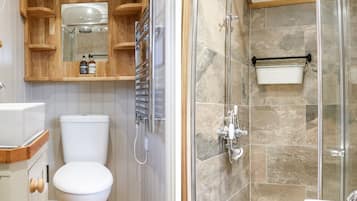 Cottage | Bathroom | Shower
