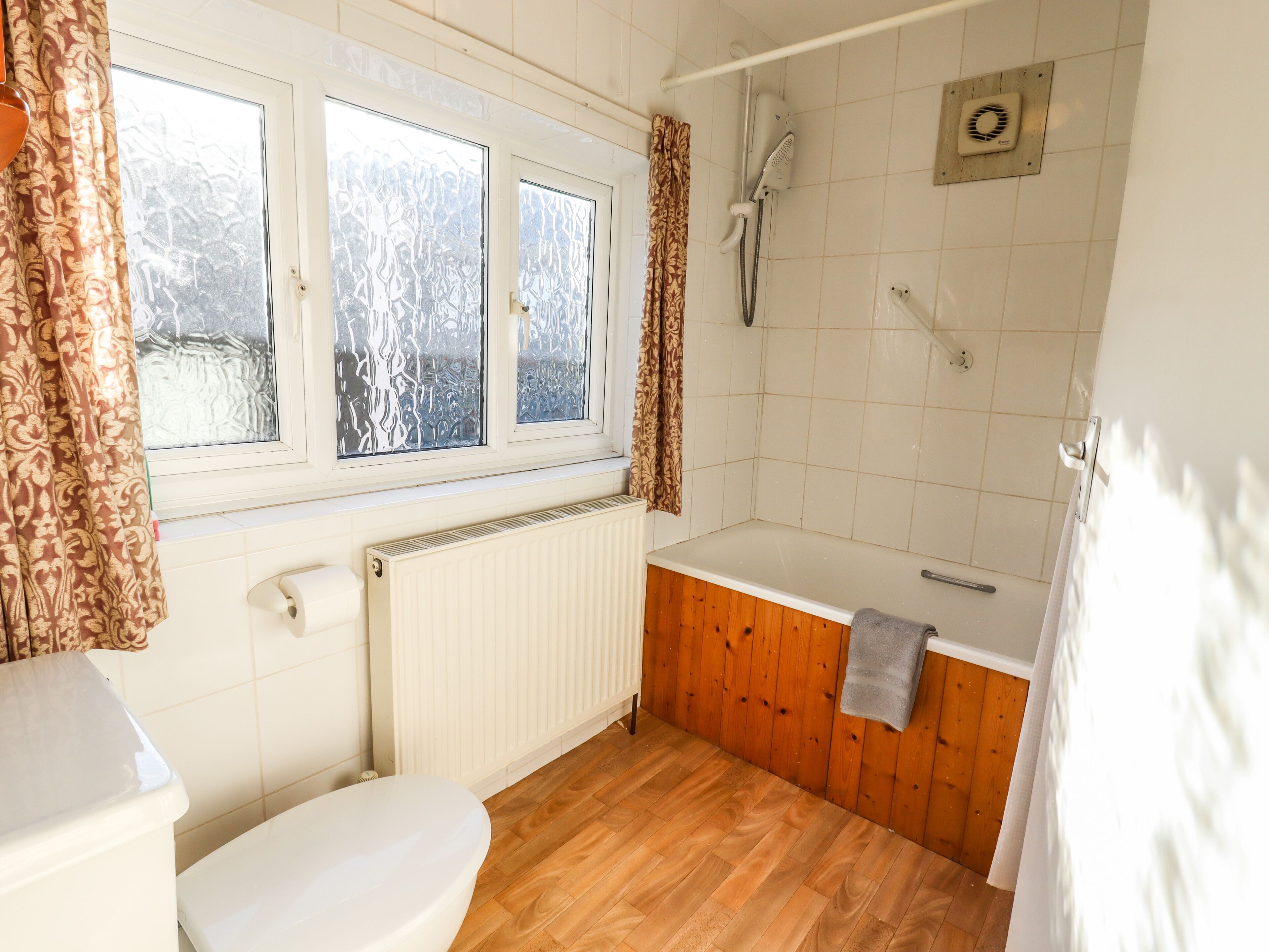 Cottage | Bathroom | Shower