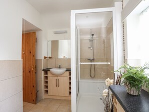 Bathroom - Tyn Towyn - Bwthyn Haf (Holyhead)