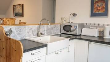 Cottage | Private kitchen | Highchair, cookware/dishes/utensils