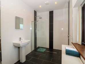 Cottage | Interior - Gwylan Uchaf (Y Felinheli)