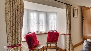 Cottage | Living room