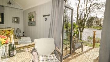 Cottage | 1 bedroom, individually decorated, individually furnished, free WiFi