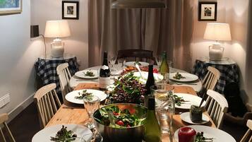 Cottage | Private kitchen | Microwave, stovetop, dishwasher, highchair