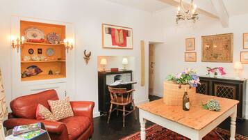 Cottage | Living room | TV