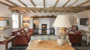 Cottage | Living room | TV
