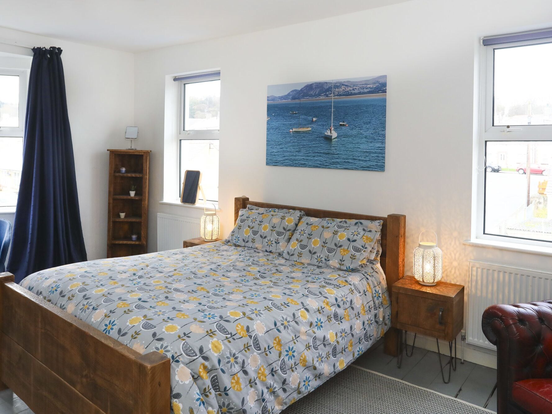 3 habitaciones, decoración personalizada y muebles diferentes 