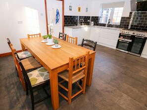 Cottage | Dining