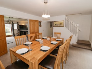 Cottage | Dining