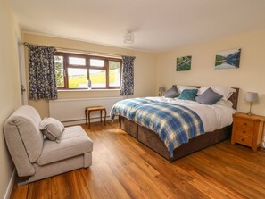 Casa de campo | 6 dormitorios, decoración individual, mobiliario individual