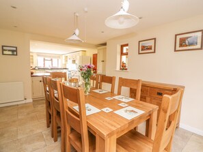 Cottage | Private kitchen | Fridge, microwave, stovetop, dishwasher